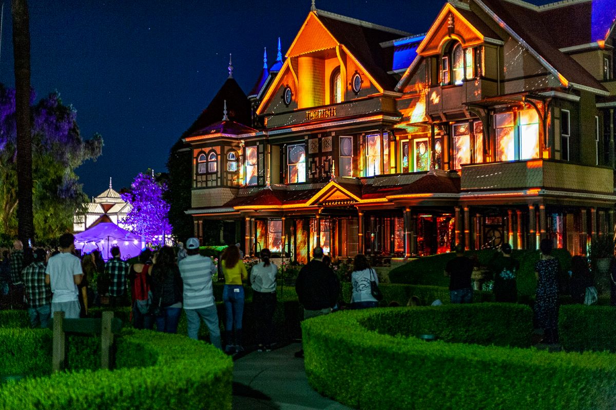 Spooky by the Bay: This Year's Best Halloween Houses in San Francisco - 7x7  Bay Area