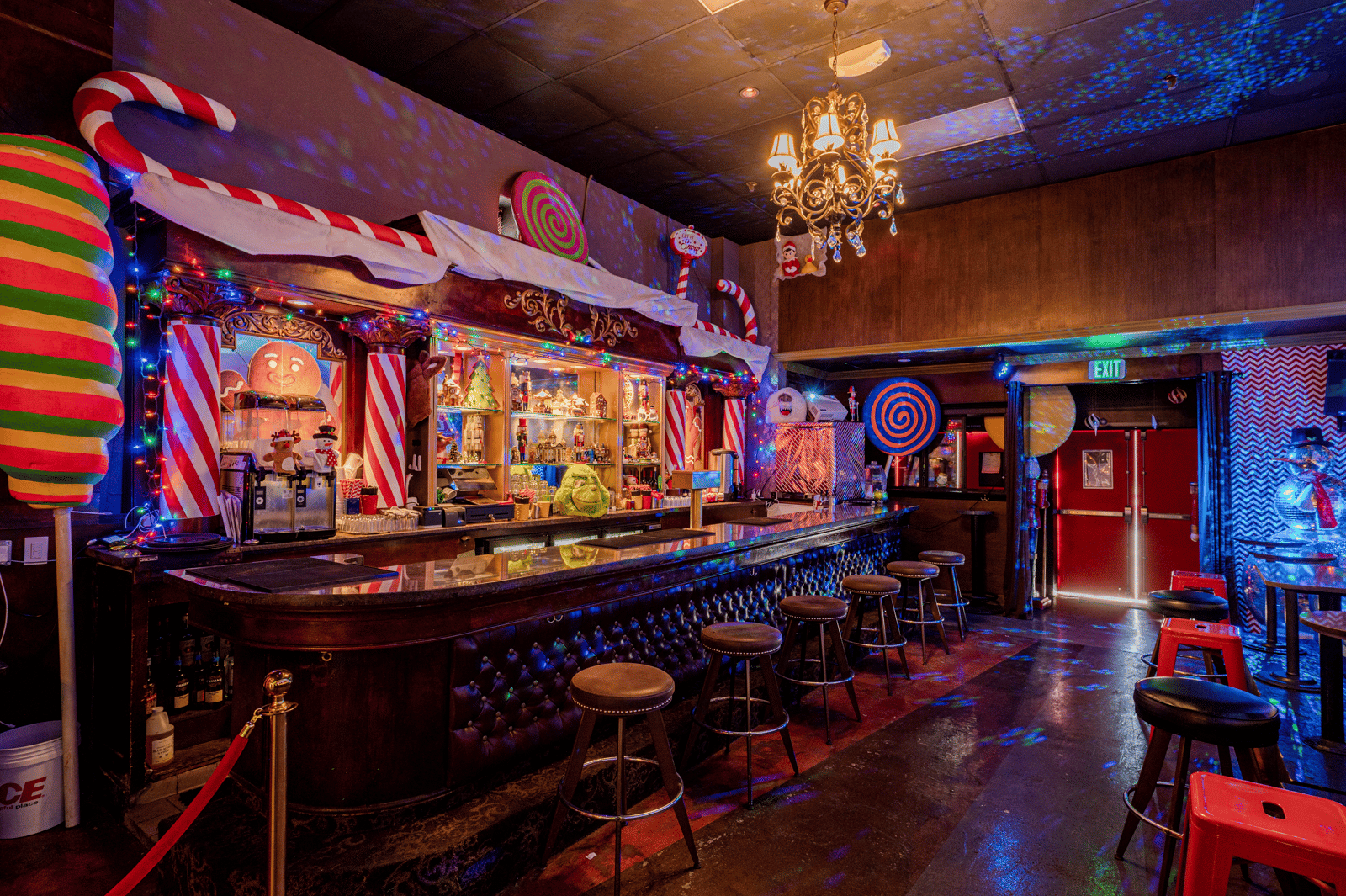 An empty bar decorated for the holidays