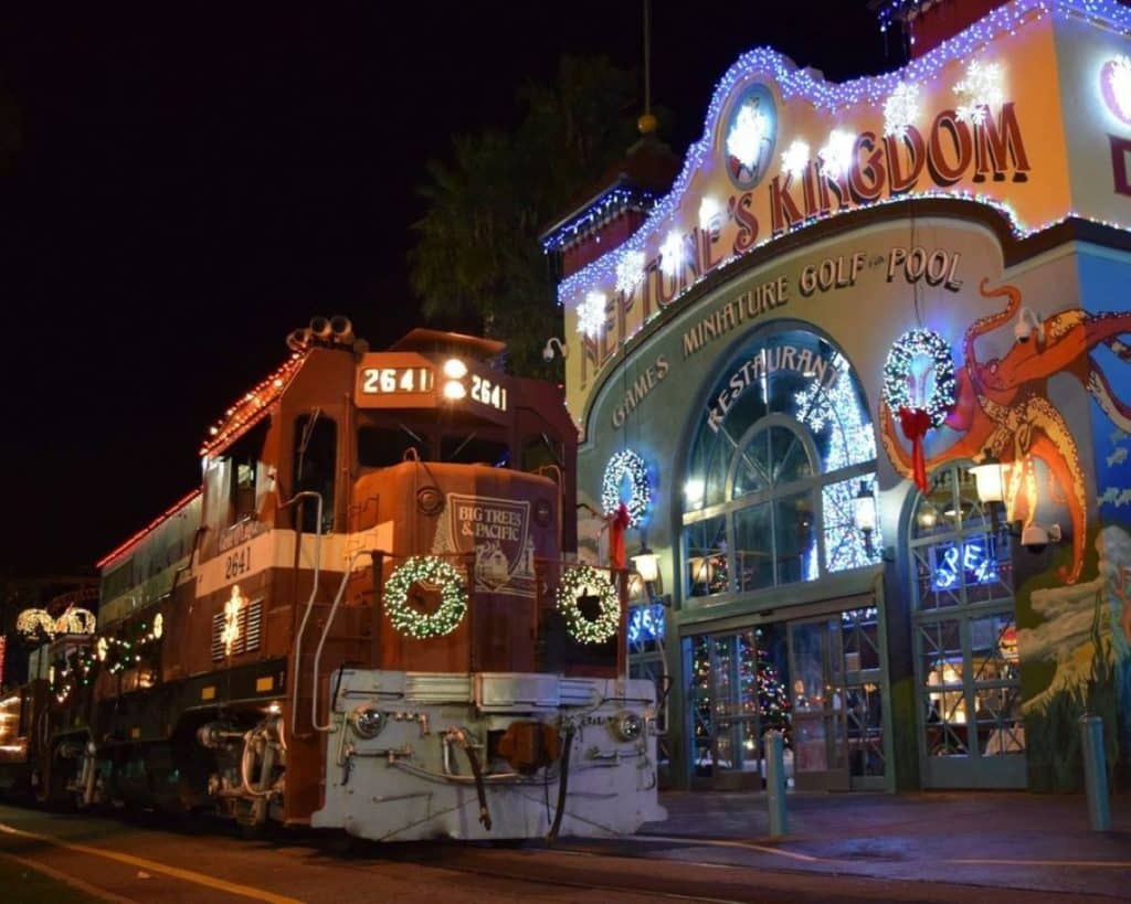 Take An Unforgettable Journey On This Steam Train Decked Out With Holiday Lights