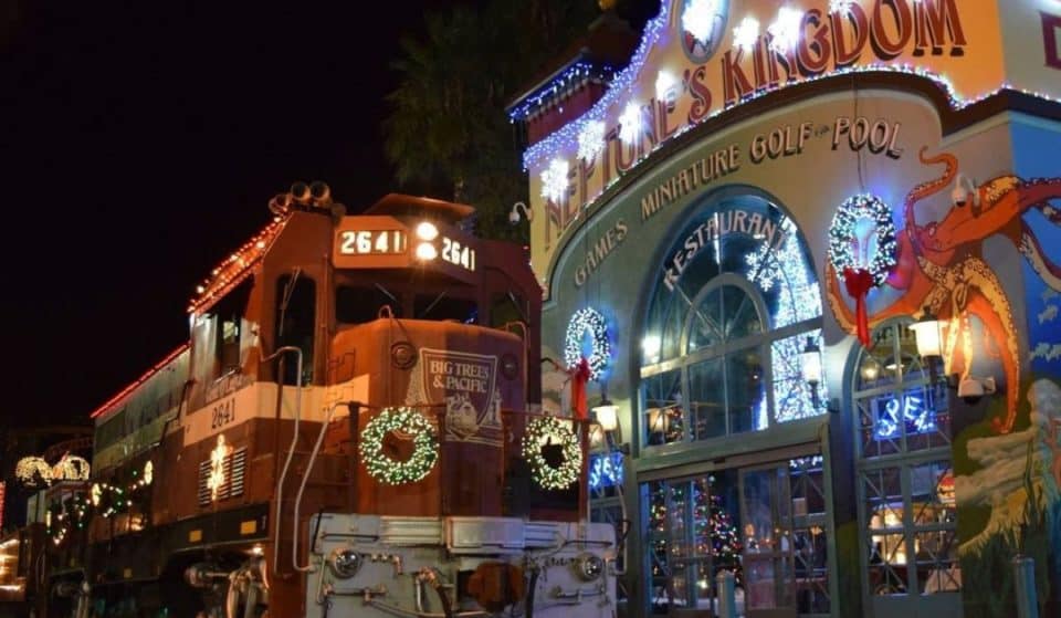 Take An Unforgettable Journey On This Steam Train Decked Out With Holiday Lights